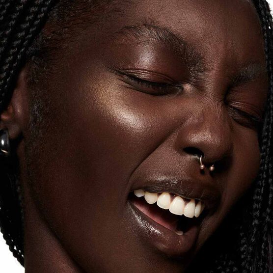 Blush L�quido Lightining Strobe Dewy